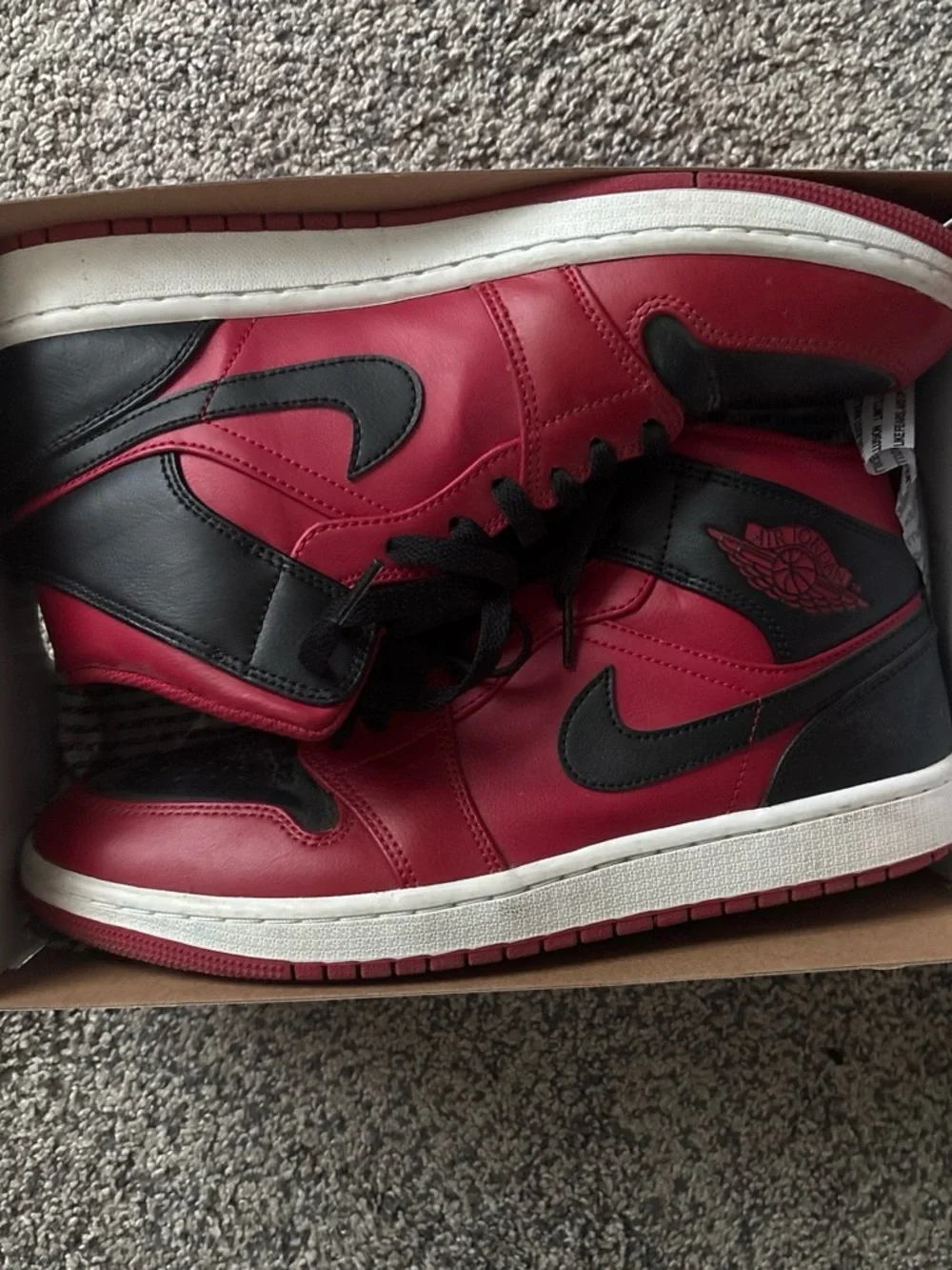 Nike Air Jordan 1 Mid - Red & Black